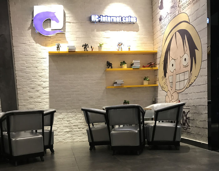 金艾陶現代仿古磚案例:別說了,一起去這個1000方的網咖開黑!