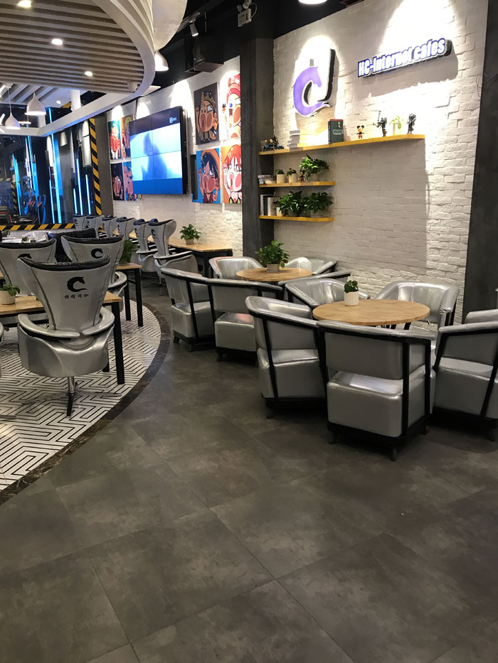 金艾陶現代仿古磚案例:別說了,一起去這個1000方的網咖開黑!